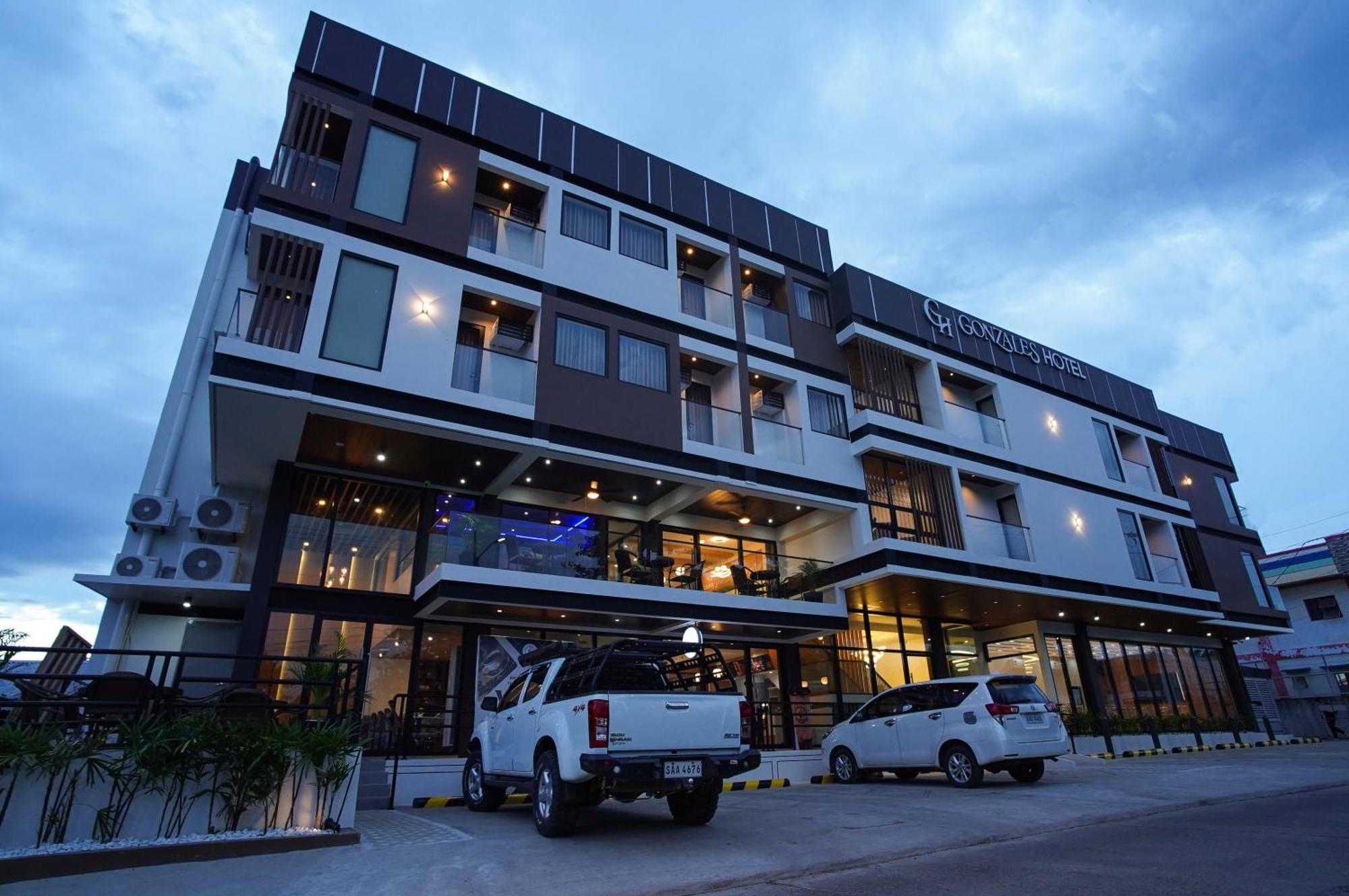 Gonzales Hotel Cauayan  Exterior photo