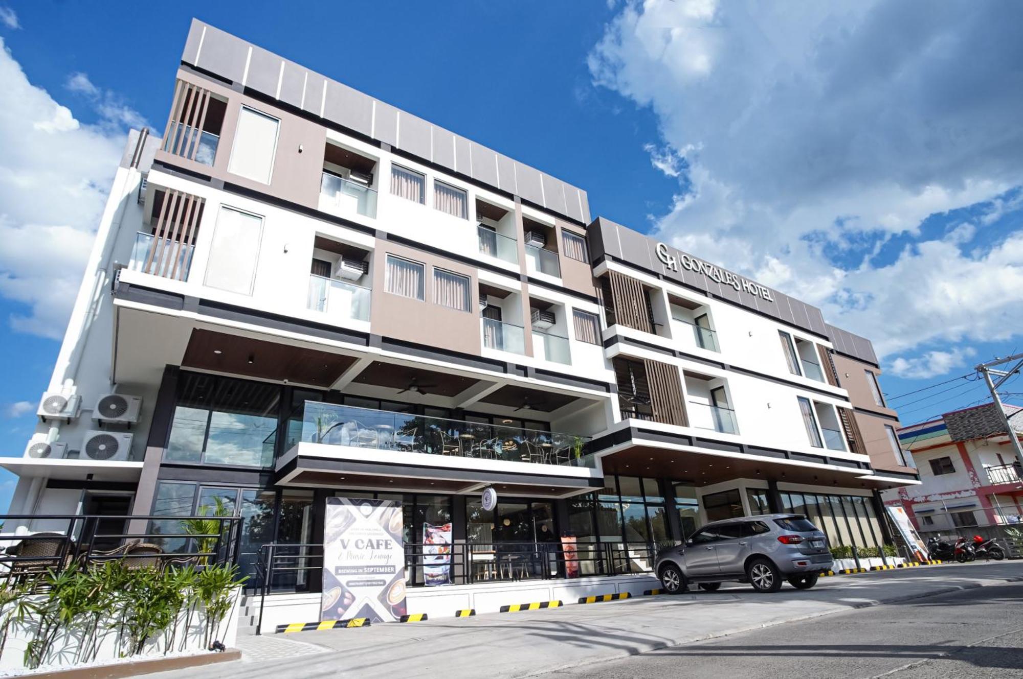 Gonzales Hotel Cauayan  Exterior photo